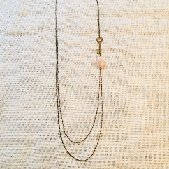 Urban Outfitters Rose Quartz Key Bronze Necklace - Picture 3 of 4